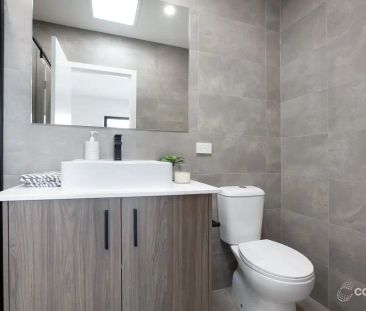 “Beautiful Townhouse!” - Photo 6