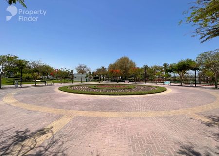 SPACIOUS UNIT | BRIGHT UNIT | PRIME LOCATION - Photo 3