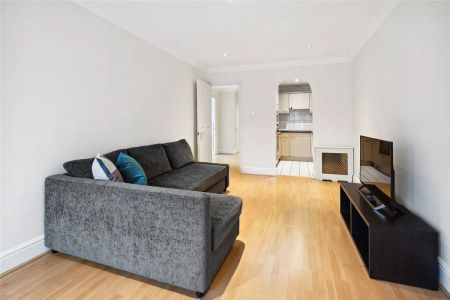 1 bedroom flat in London - Photo 2