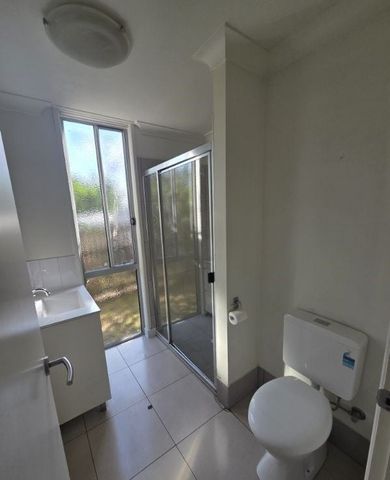 Modern 2 Bedroom Apartment - Photo 4