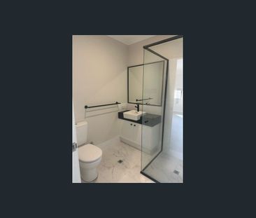 Neat and Tidy home in prime location! - Photo 5