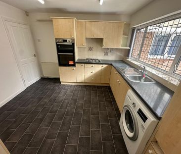 4 bedroom detached house to rent - Photo 5