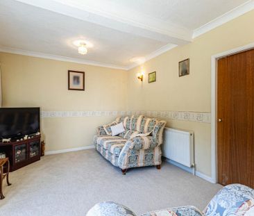 3 bedroom end of terrace house to rent - Photo 4