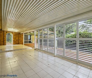 Impressive, renovated home just a few minutes from St. Andrews Hosp... - Photo 2