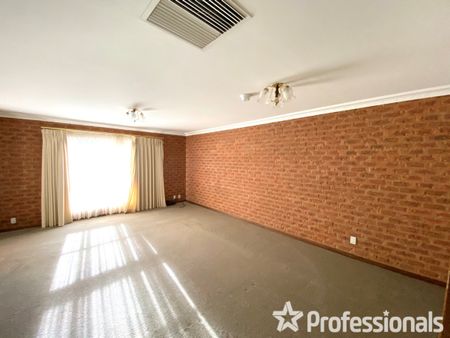 154 Gurwood Street, Wagga Wagga NSW 2650 - Photo 5