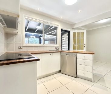 Beautifully renovated double-storey home perfect for growing families - Photo 2