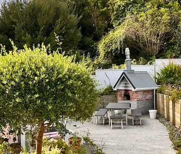 Home with Stunning City, Harbour, and Rural Views - Photo 6