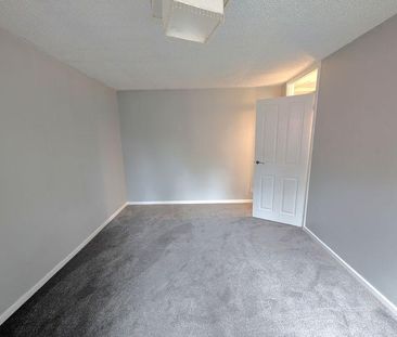 2 bedroom semi-detached bungalow to rent - Photo 3