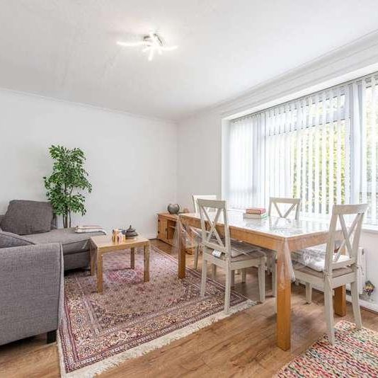 Torrington Park, North Finchley, N12 - Photo 1