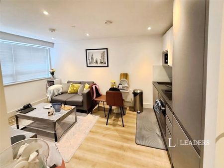 apartment to rent Wood Street, East Grinstead, West Sussex, RH19 - Photo 5