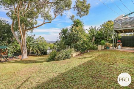 BEAUTIFUL HOME WITH STUNNING VIEWS! - Photo 5