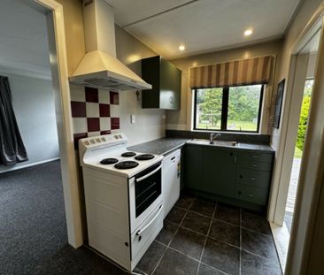 A refreshed decor and easy location! - Photo 4