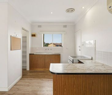 Modern & Spacious 2-Bedroom Unit in a Highly Convenient Location - Photo 4