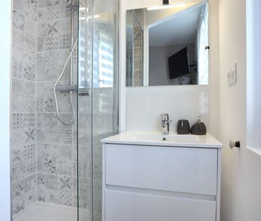 YPRES Roommate 3 Bedrooms at Saint Nazaire - Photo 3