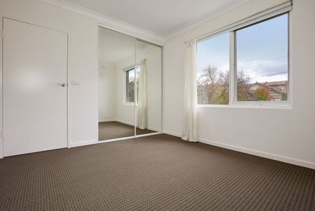 4/30 Shaftsbury Street, Coburg VIC 3058 - Photo 3