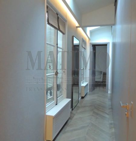 Appartement • Elysées-Madeleine - Photo 2