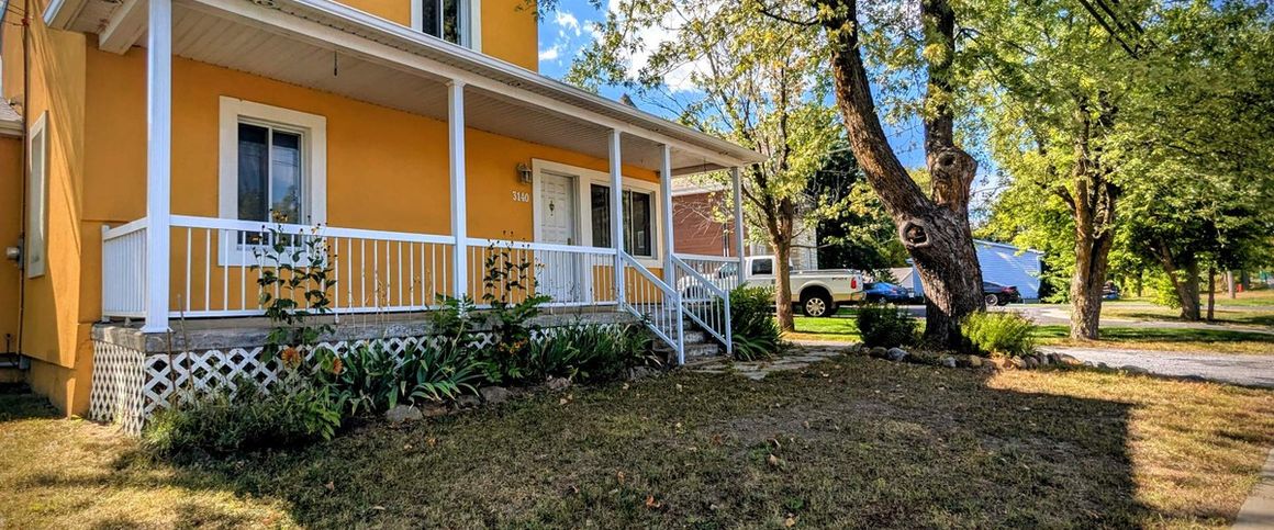 À louer / Maison à étages - Photo 1