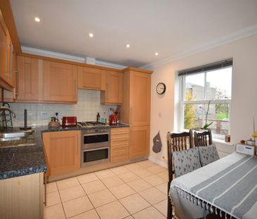 2 bedroom flat to rent - Photo 6