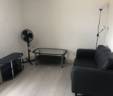 1 Bed Flat, London Street, RG1 - Photo 1