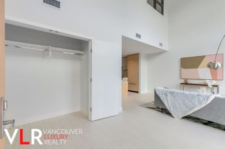 Townhouse in Vancouver East Side, BC - Photo 4