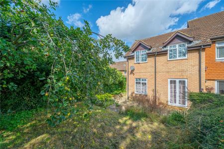 2 bedroom end of terrace house to rent - Photo 4