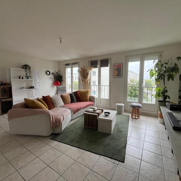 Location Appartement 4 Pièces 80 m² - Photo 1