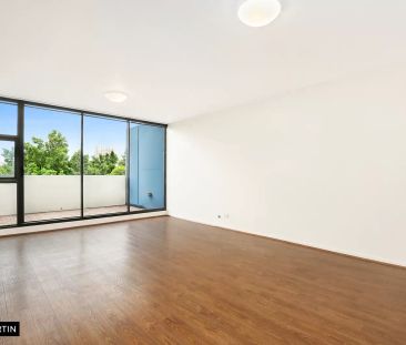 MGM MARTIN - TWO BEDROOM APARTMENT - Photo 2