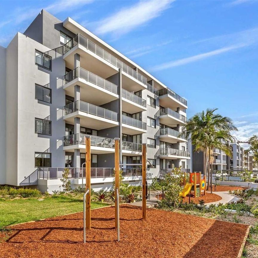 2 Bedroom Apartment!!! Luxury Living!!! - Photo 1