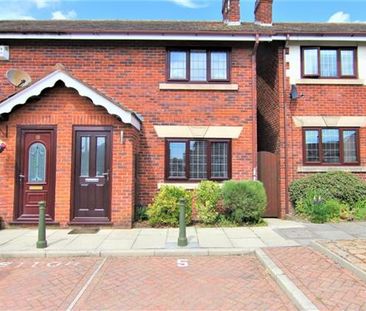 3 Bedroom Mews House For Rent in Marleyer Close, Manchester - Photo 1