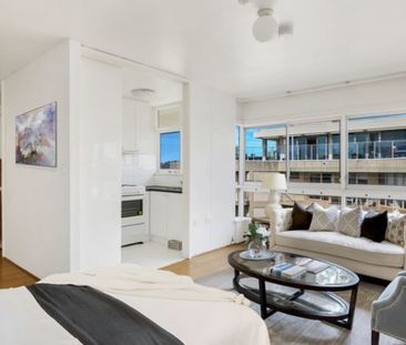 65/51 Roslyn Gardens, Elizabeth Bay NSW 2011 - Studio For Rent | Do... - Photo 2