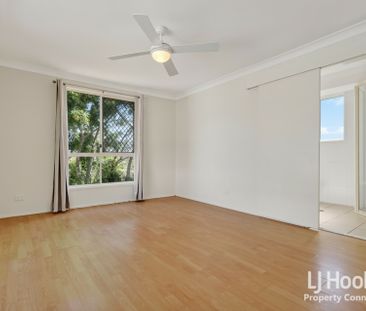 Spacious 4 Bedroom Home with Private Master Bedroom! - Photo 4