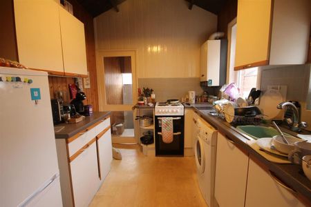 3 bedroom maisonette to rent - Photo 5