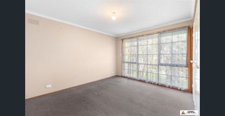 Family Home on a Big Block - Photo 4