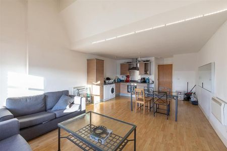 4 bedroom maisonette to rent - Photo 2