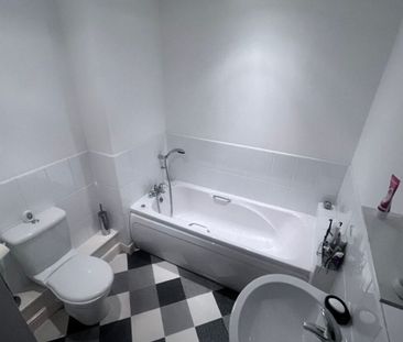 Winding Rise, Bailiff Bridge, BRIGHOUSE - Photo 2