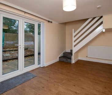 2 bedroom terraced house to rent - Photo 2