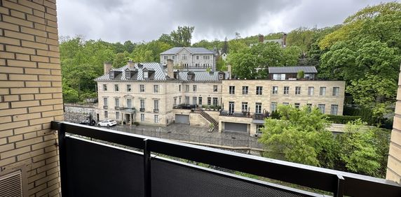 Grand 3 1/2 Au Centre-Ville - 1er JUIN - Photo 2