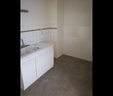 Location Appartement 4 pièces 85 m² Valençay - Photo 5