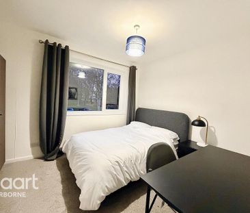 4 bedroom terraced house to rent - Photo 3