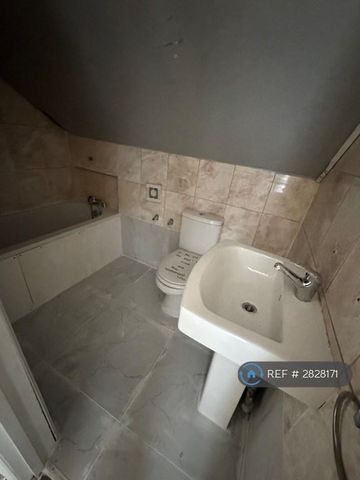 3 bedroom flat to rent - Photo 5