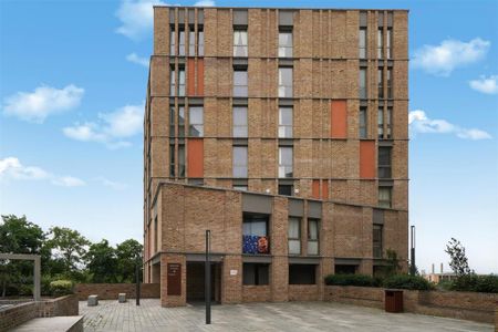 3 bedroom flat to rent - Photo 3