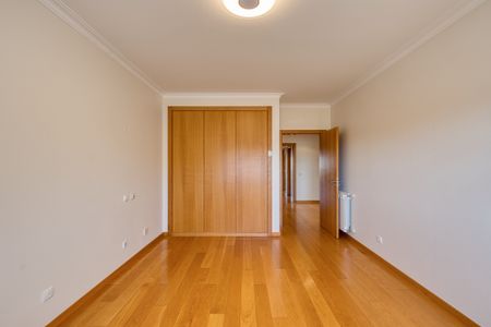 Bright 4-bed apartment in Quinta da Beloura - Photo 4