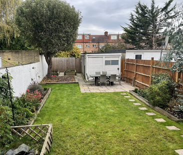 1 bedroom in a house share to rent - Photo 4