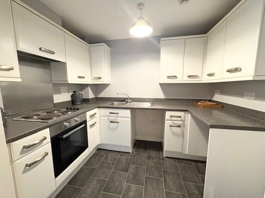 Clarendon Gardens, Bromley Cross, BL7 - Photo 1