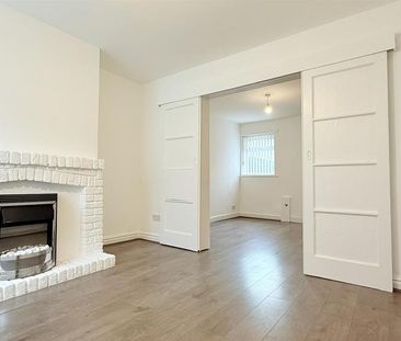 2 bedroom end of terrace house to rent - Photo 4