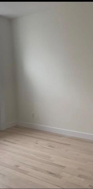 Apartement à louer / Apartment for Rent (top floor) - Photo 1