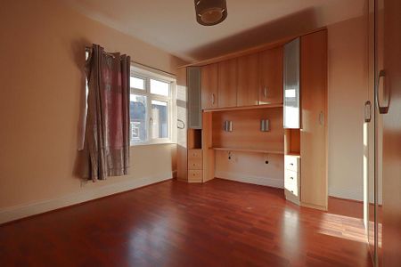 3 bedroom terraced house to rent - Photo 3