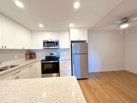 For Lease - 165 La Rose Avenue Unit# 811, Toronto, Ontario - Photo 3