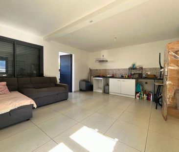 Location Maison 3 pièces 66m² LA RIVIERE 97421 - Photo 5