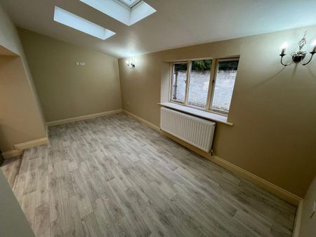 3 bedroom semi-detached house to rent - Photo 2